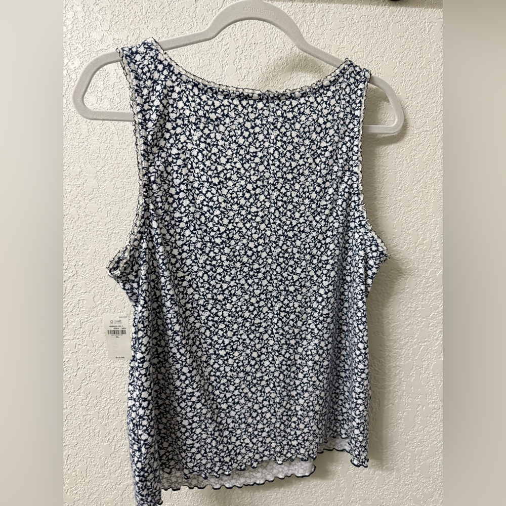 Tank Tops - Picture 5 of 8